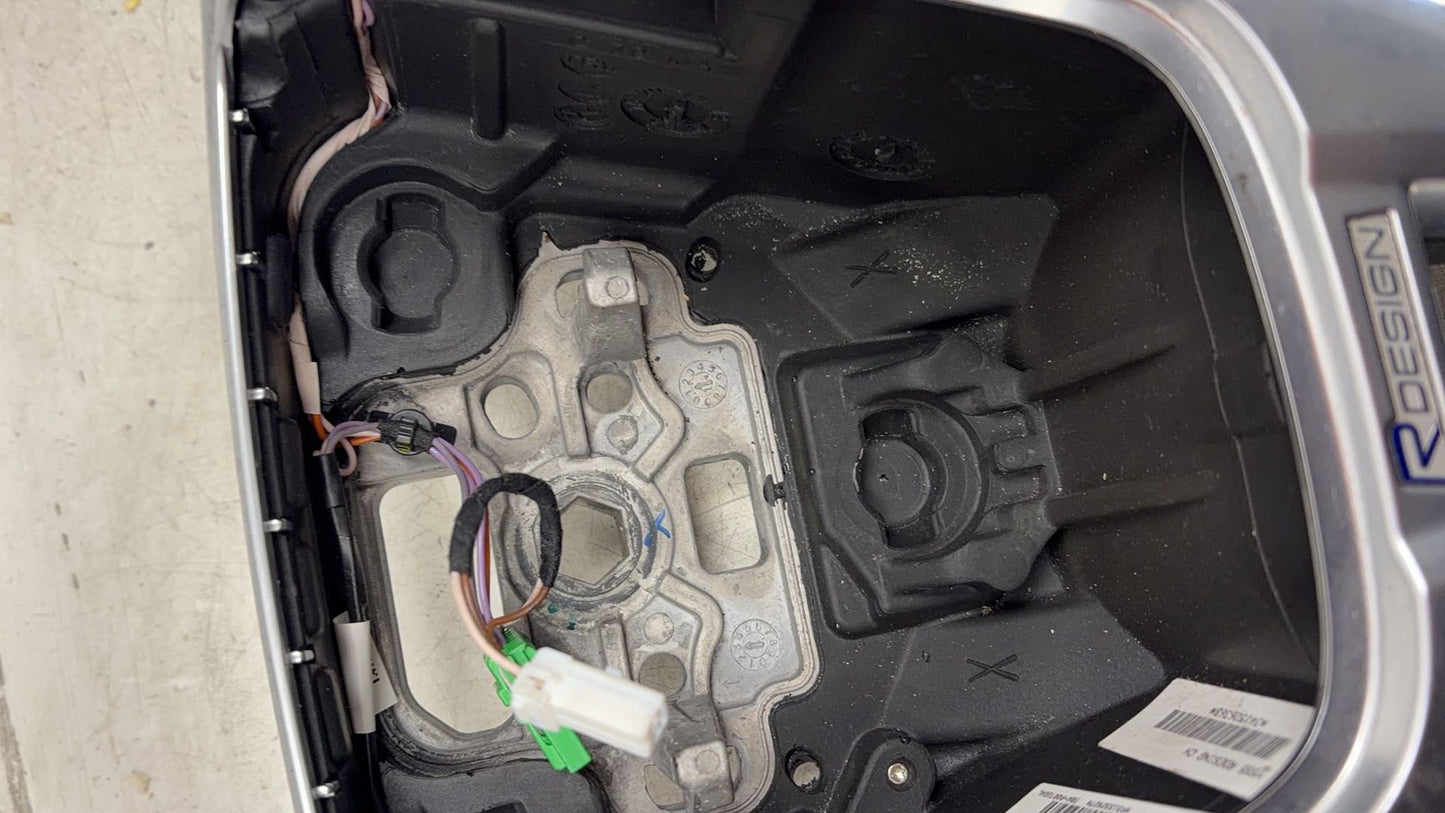 2014 Volvo V40  Hatchback Steering Wheel 34152636B