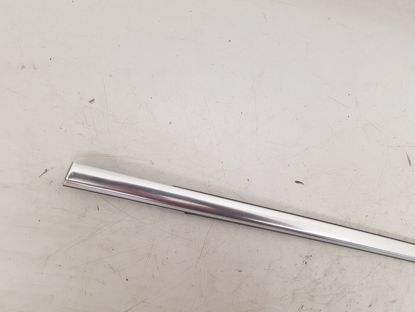 2010 - 2012 Saab 9-5  Saloon CHROME DOOR TRIM PASSENGER FRONT 12776421