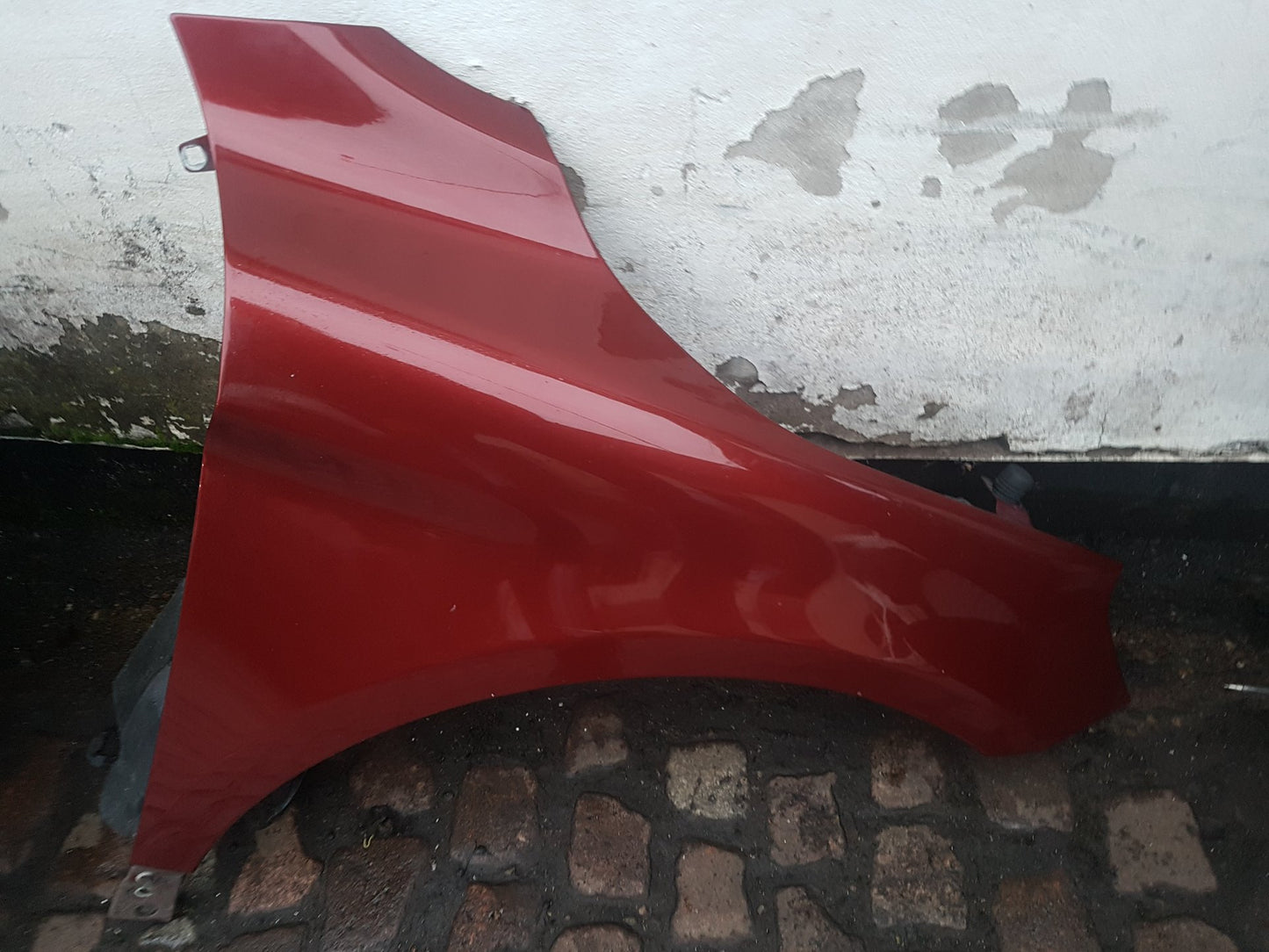 2010 - 2017 Volvo XC60  Estate Right Front Guard 31217976