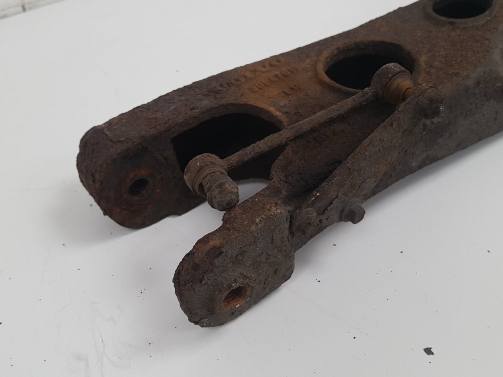 2003 - 2007 Volvo V70  Estate Right Rear Lower Control Arm 30647013