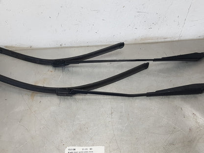 2008 - 2017 Volvo XC60  Estate FRONT WIPER ARMS (PAIR) RH 30753530