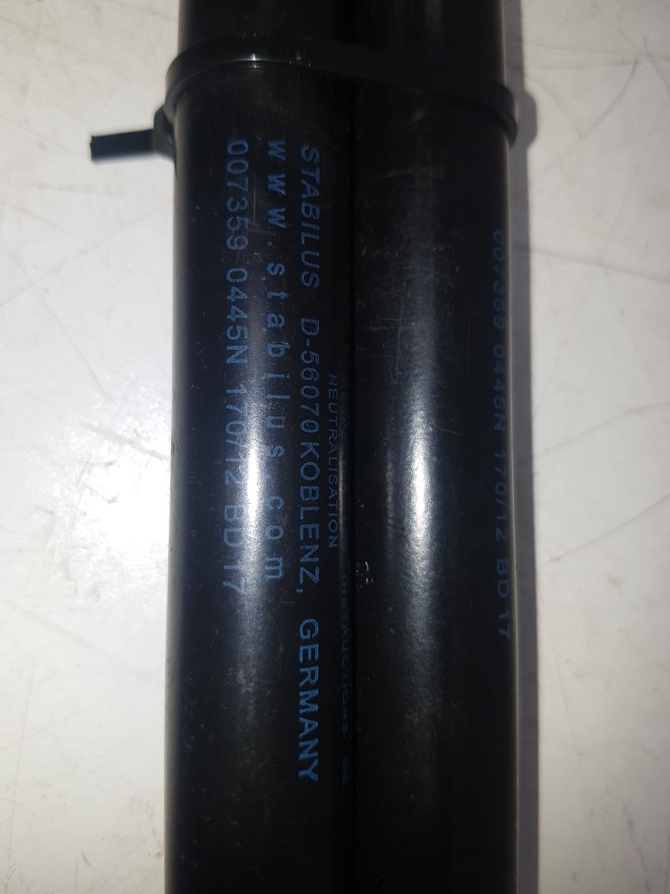 2010 - 2019 Volvo V60  Estate TAILGATE STRUTS (PAIR) 31297080