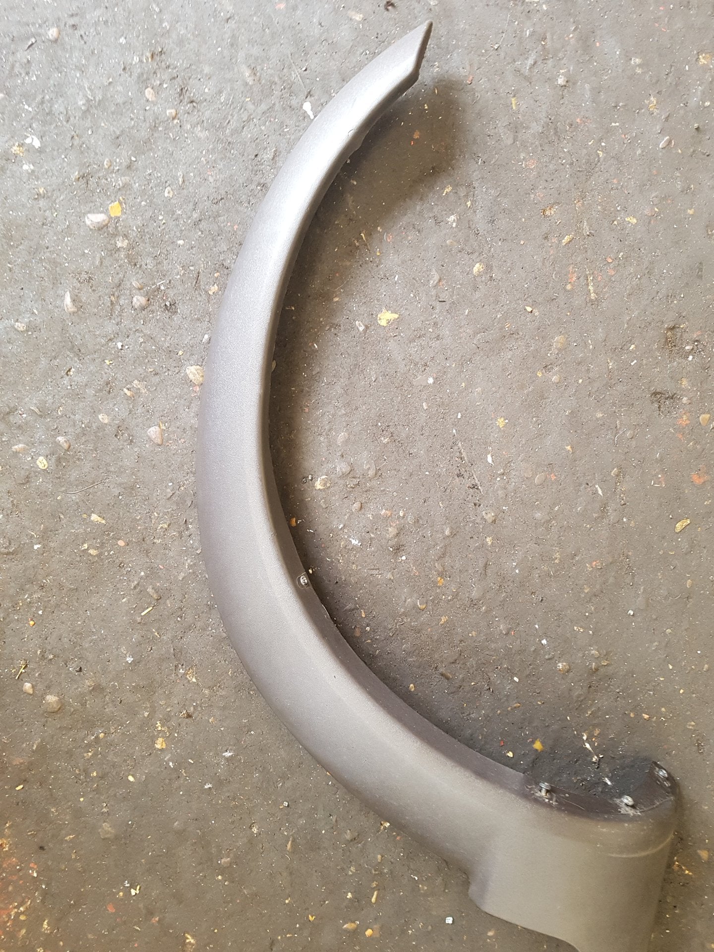 2000 - 2007 Volvo XC70  Estate Right Front Wheel Arch Moulding 30678044