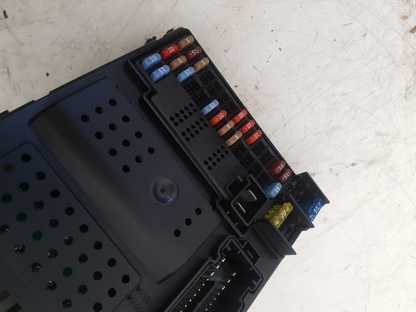 2007 Volvo V70  Estate CEM (CENTRAL ELECTRONIC MODULE) 30786889