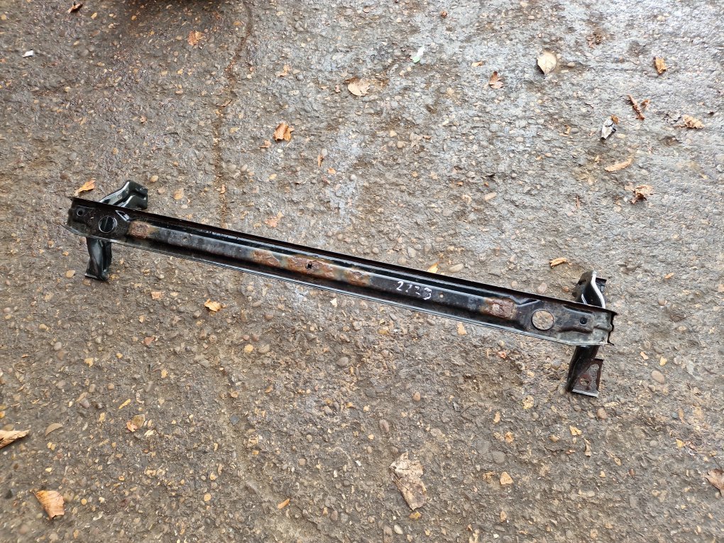 2013 - 2019 Volvo V40 III 525 Hatchback Radiator Support Bracket 31293957