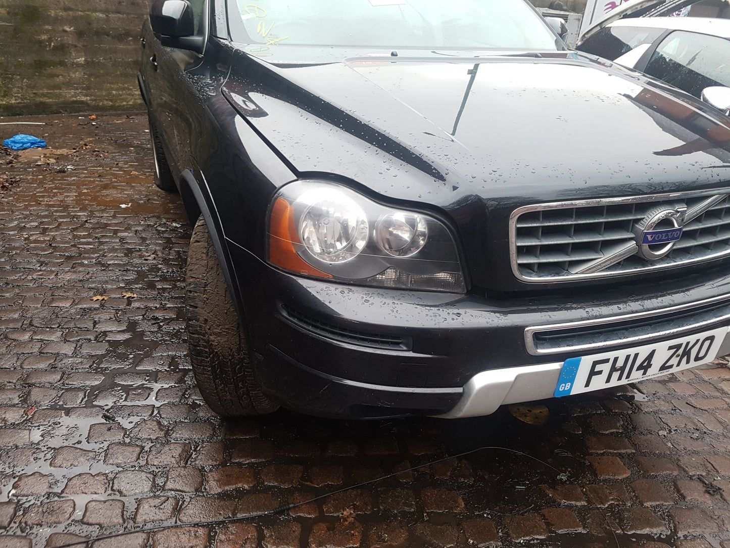 2011 - 2014 Volvo XC90  Estate Right Headlight