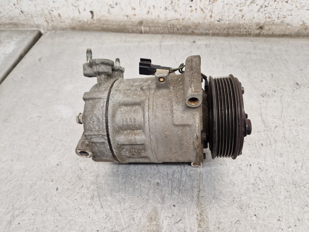 2012 - 2019 Volvo V40  Hatchback A/C Compressor 31291251