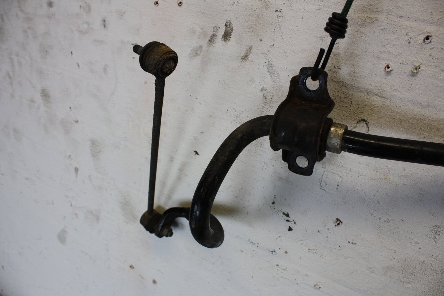 2007 - 2014 Volvo V70   Front Sway Bar