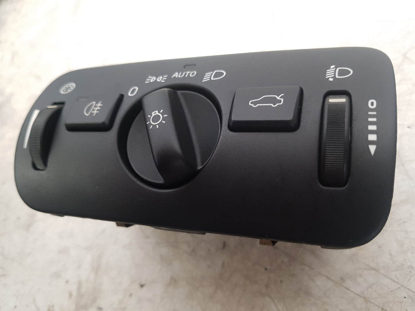 2013 - 2016 Volvo V40 III 525 Hatchback Headlight Switch 30739425