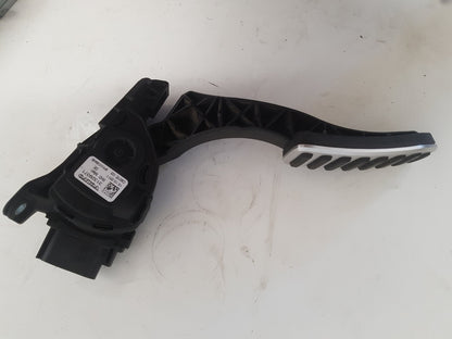2013 - 2015 Volvo V60  Estate Accelerator Pedal 31329371