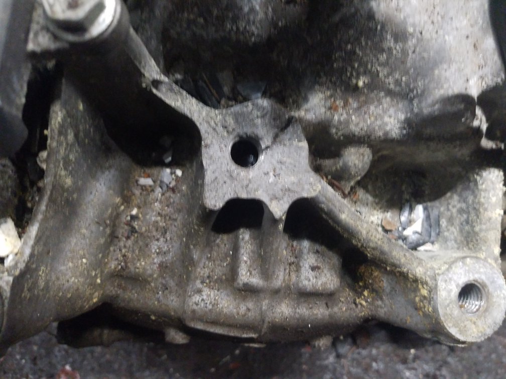 2015 - 2020 Volvo V40  Hatchback Automatic Transmission 1285202