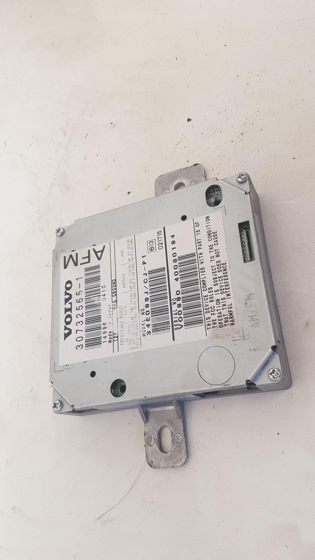 2005 Volvo V50  Estate RADIO RECEIVER MODULE 30732565-1