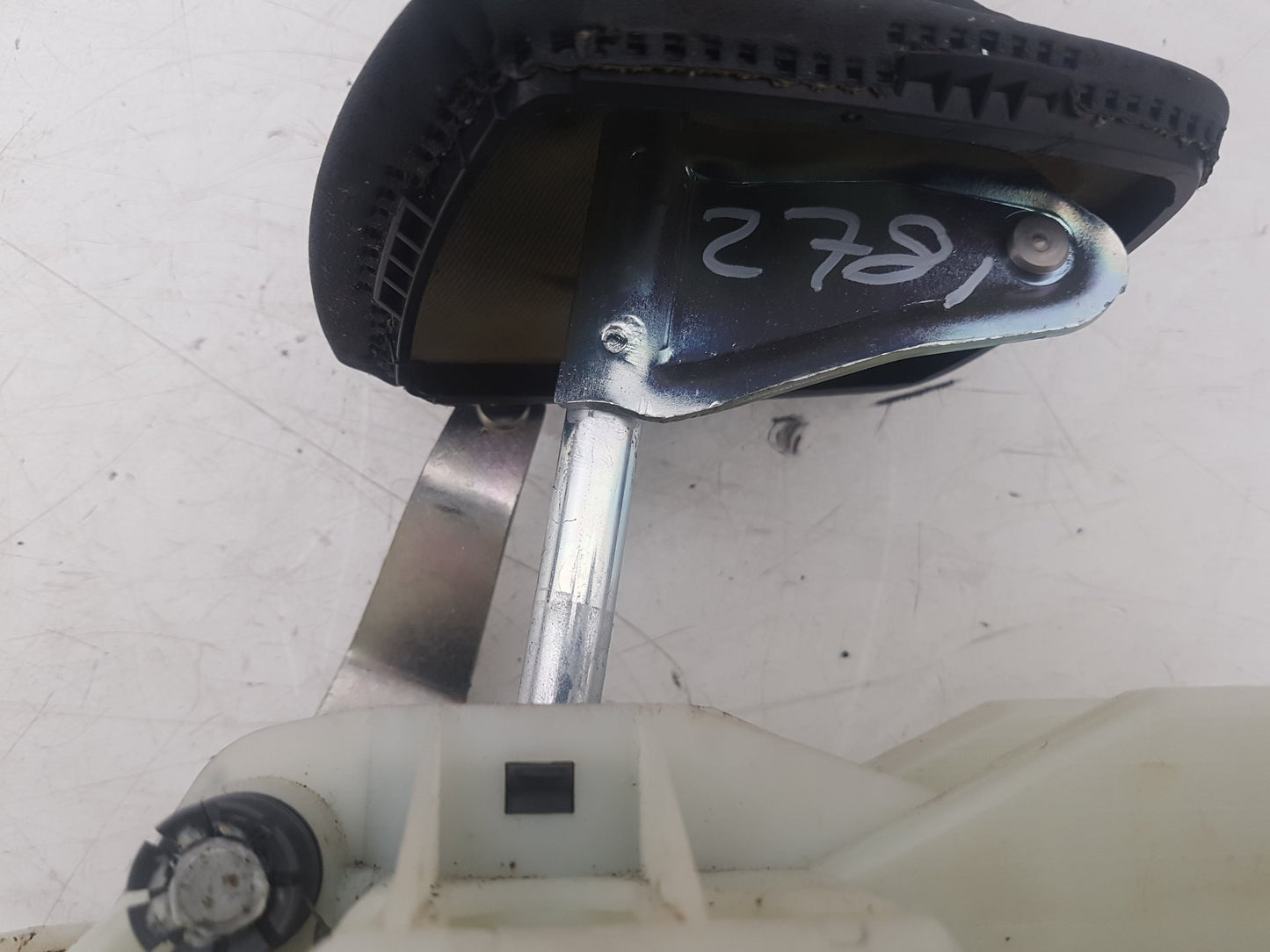 2005 - 2012 Volvo S40  Saloon Gear Stick/Shifter