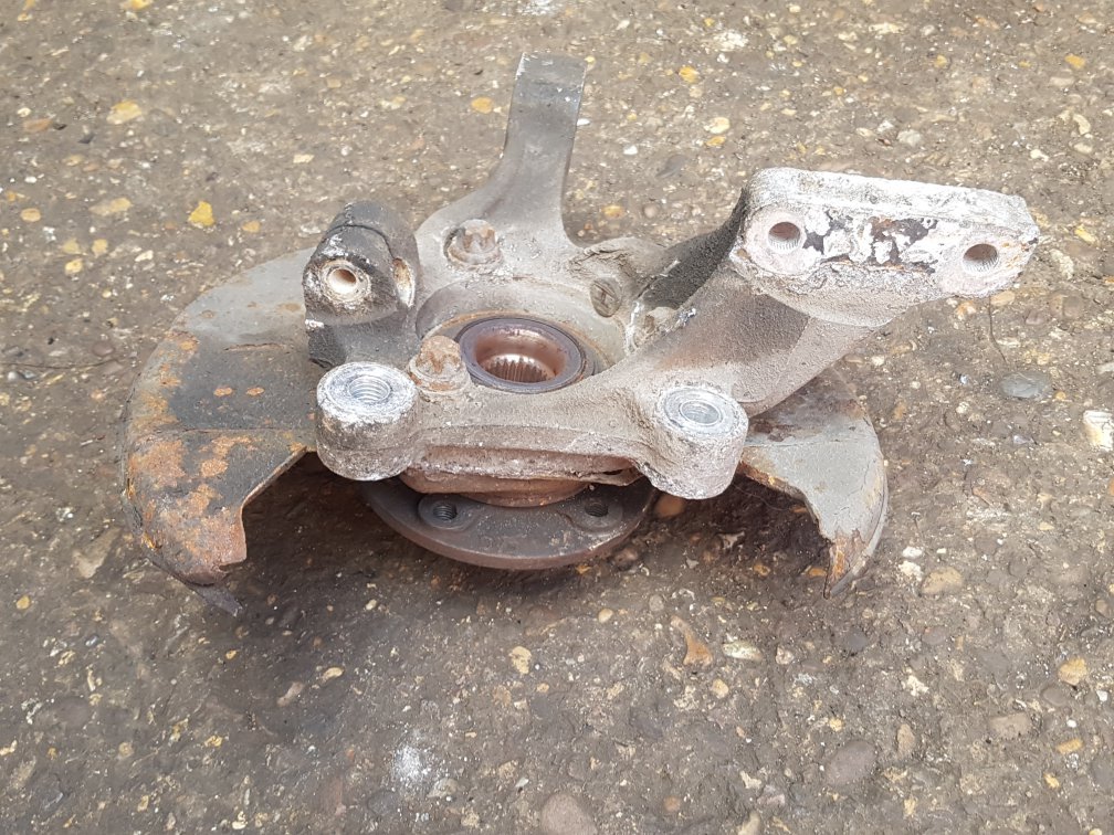 2001 - 2009 Saab 9-5  Saloon Left Front Hub Assembly