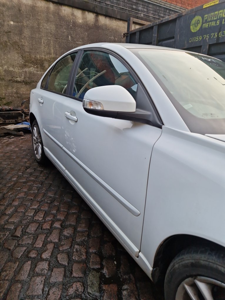 2010 Volvo S40  Saloon DOOR - BARE (FRONT DRIVER SIDE) 31335444