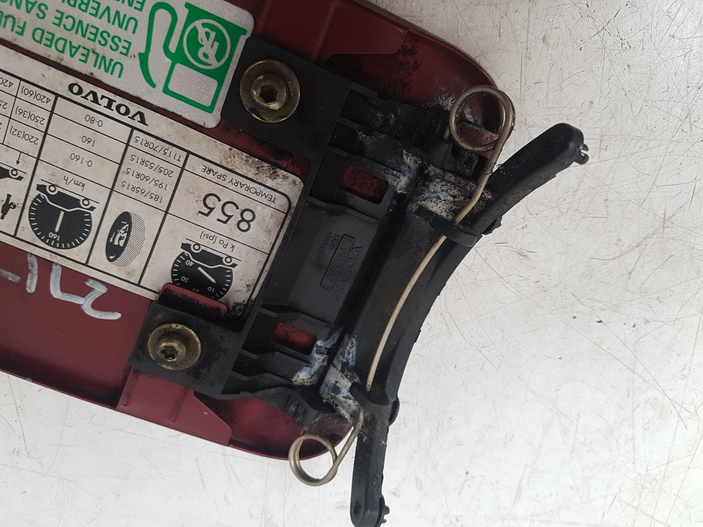 1992 - 1997 Volvo 850  Estate Fuel Filler Door 9152613