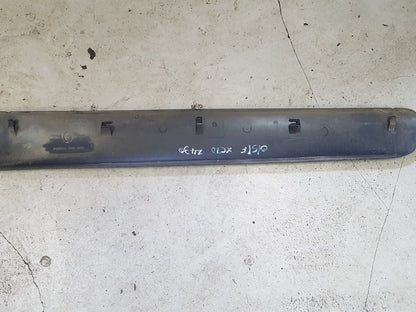 2004 - 2007 Volvo XC70  Estate DOOR MODULING 30678040