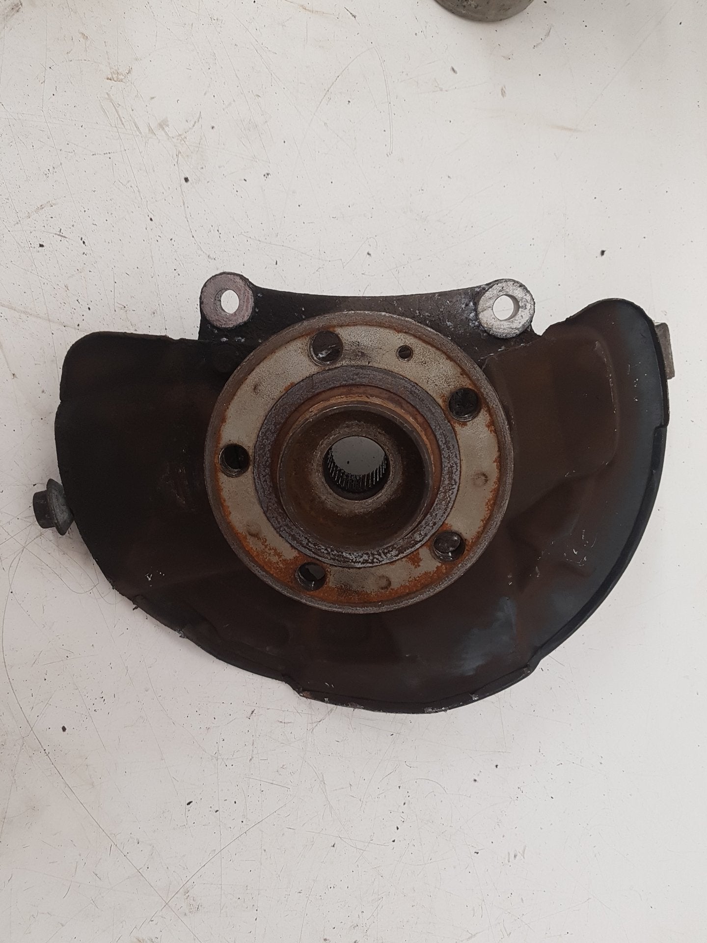2005 Volvo S60  Saloon HUB (FRONT) LH 30714272