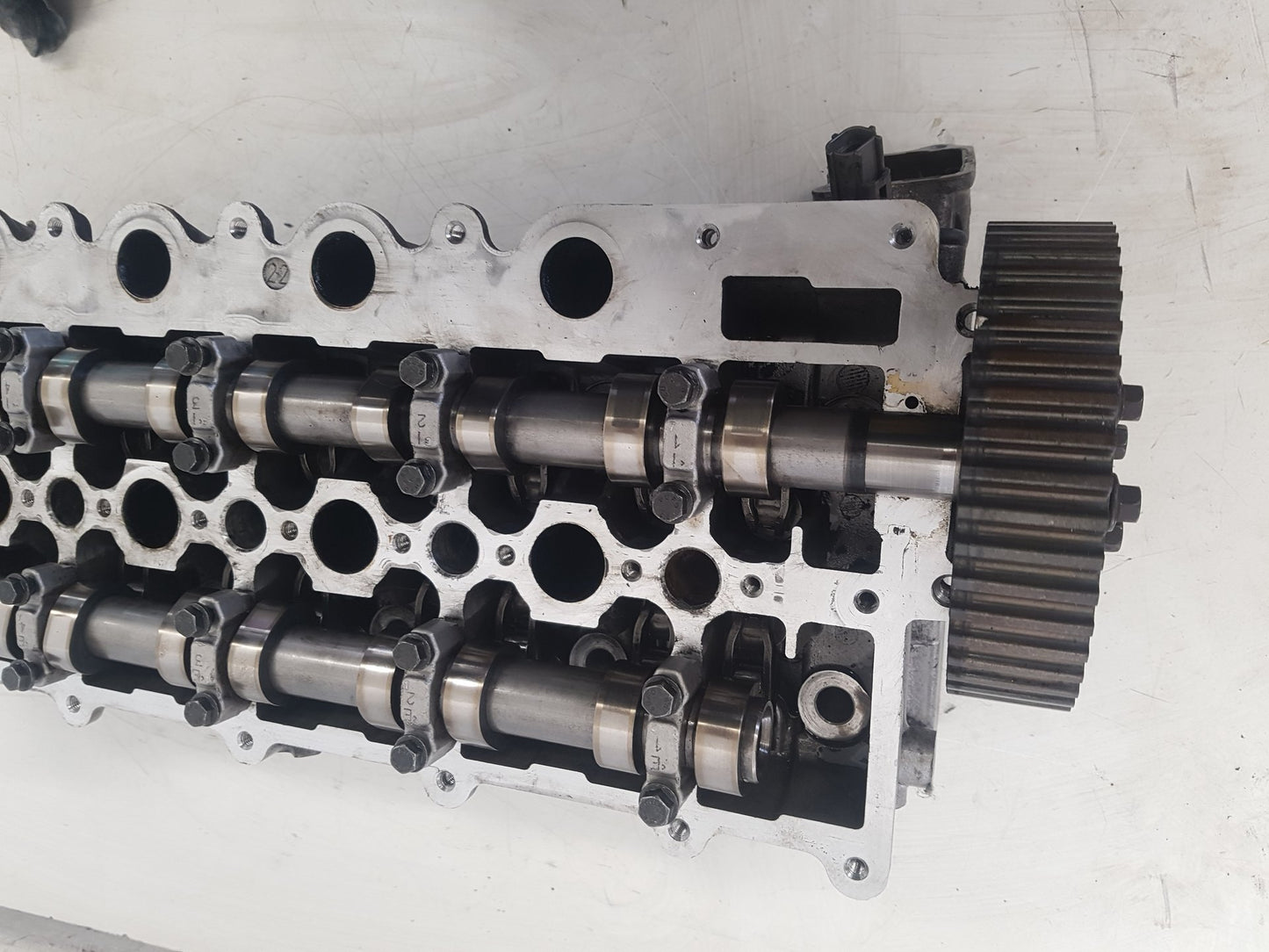 2002 - 2006 Volvo XC90  Estate CYLINDER HEAD COMPLETE DIESEL 08692974