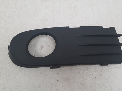 2004 - 2007 Volvo S40  Saloon Right Fog Light Cover 30657008