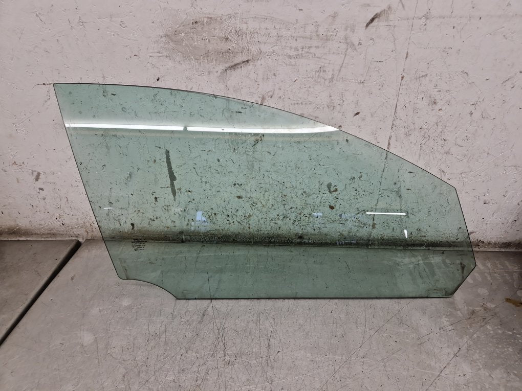 2004 - 2010 Volvo S40  Saloon Right Front Door Window AS2