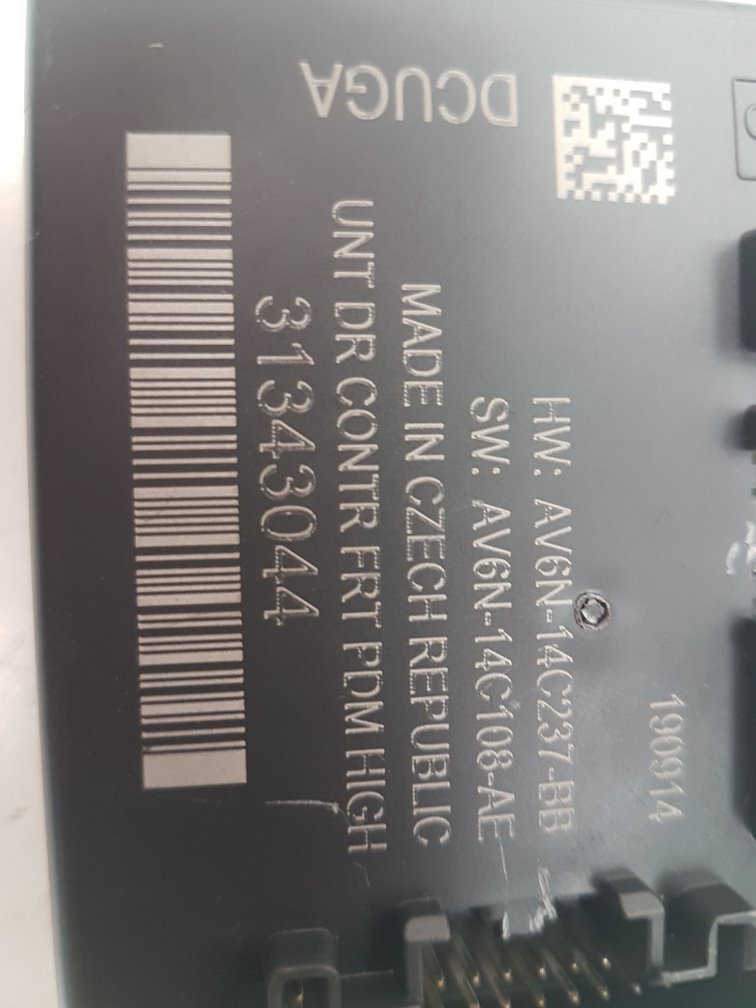 2012 - 2016 Volvo V40  Hatchback Door Control Module 31343044
