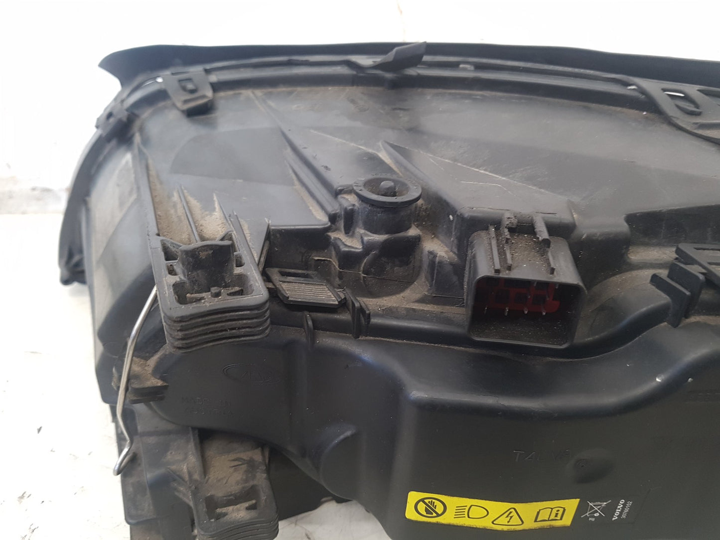 2008 - 2014 Volvo XC70  Estate Right Headlight 31214350