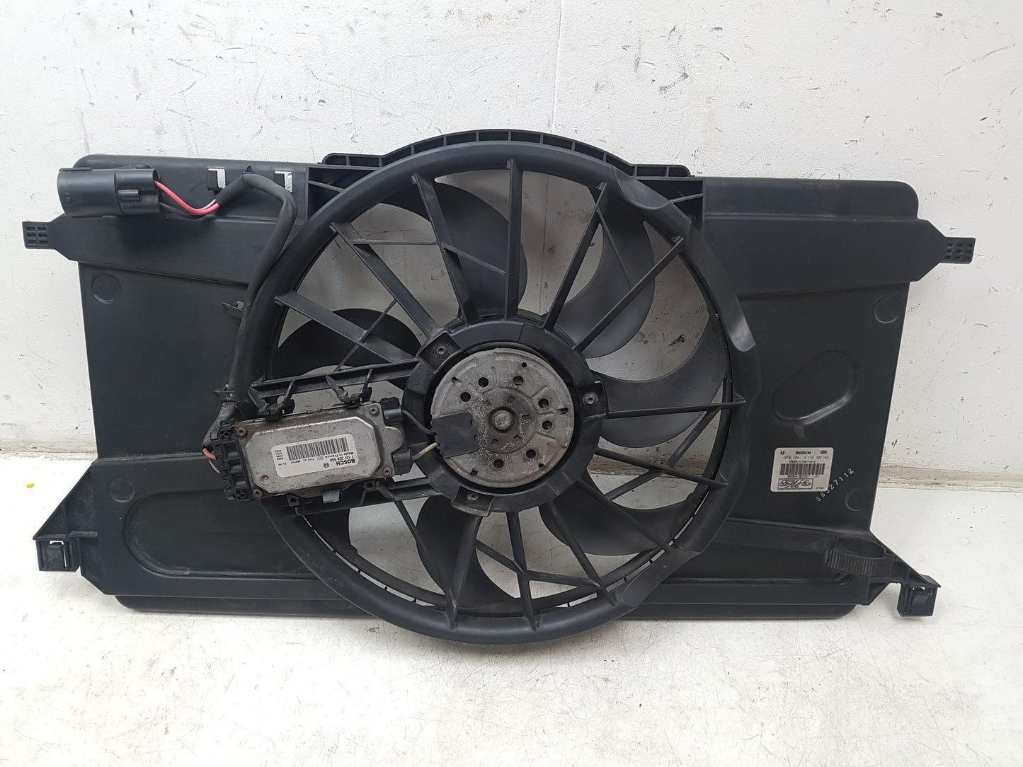2004 - 2010 Volvo V50  Estate RADIATOR FAN & COWLING (A/C CAR) 3M5H8C607UH