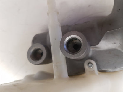 2008 - 2013 Volvo XC60 I 156 Estate BRAKE FLUID RESERVOIR AND MASTER CYLINDER