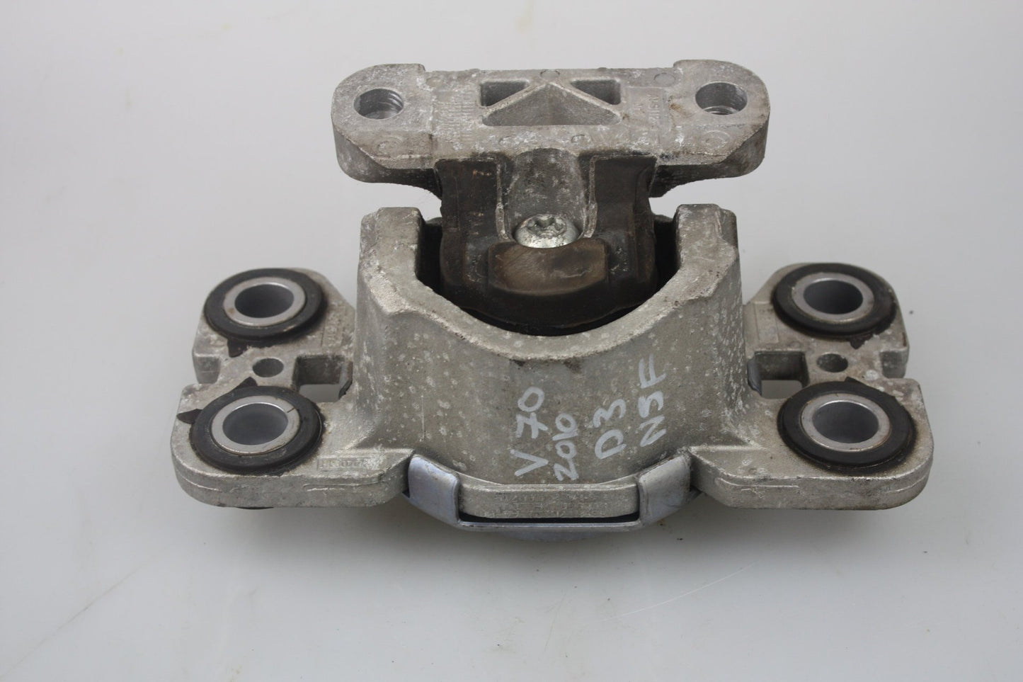 2010 - 2015 Volvo S60   Left Engine Mount 8G9N7M121AA00