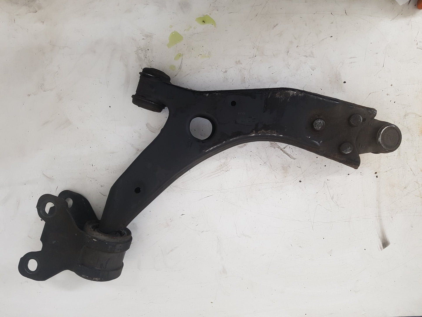 2015 - 2019 Volvo V40 Cross Country  Hatchback LOWER ARM/WISHBONE (PASSENGER SIDE) AV61 3A262 DA