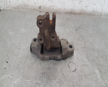 2007 - 2010 Volvo XC90  Estate Bottom Engine Mount 30680591