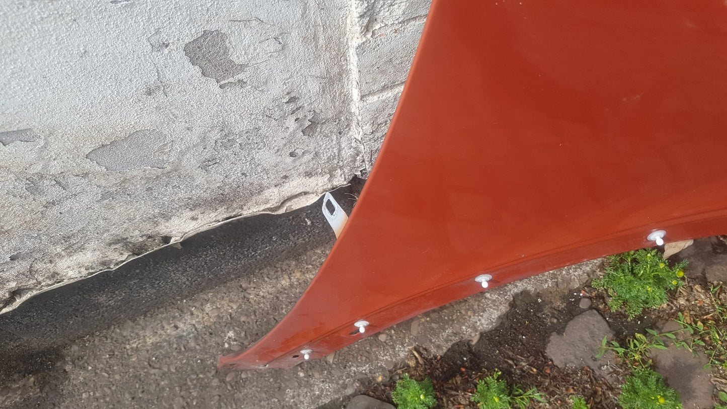 2010-2013 Volvo C30 533 Hatchback Right Front Guard 701 ORANGE FLAME METALLIC 701 VRAC A