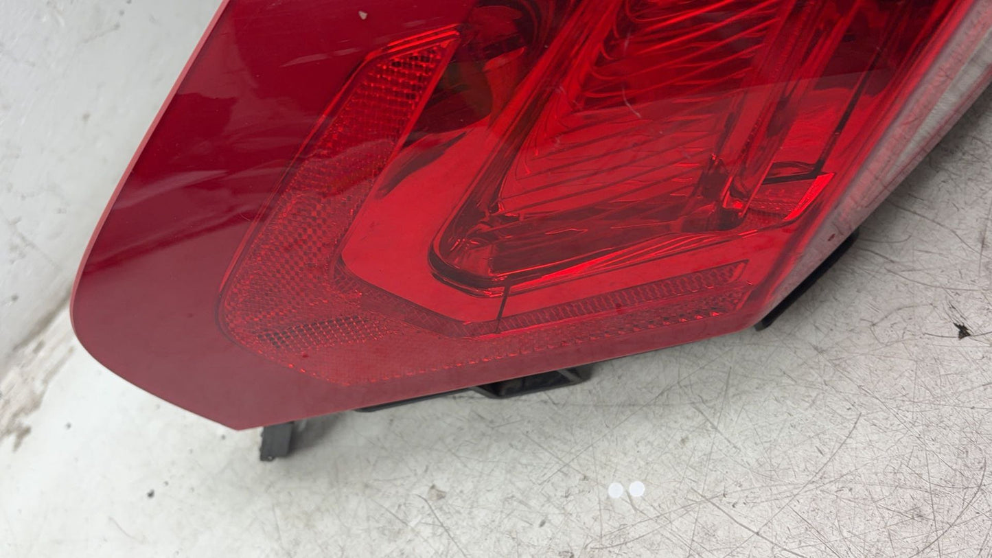 2012 - 2015 Volvo V40  Hatchback Left Taillight 31395844