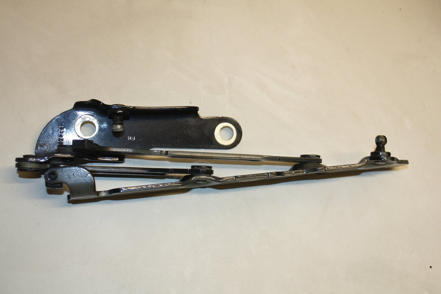 2006 - 2016 Volvo S80   Right Boot Hinge 30799275