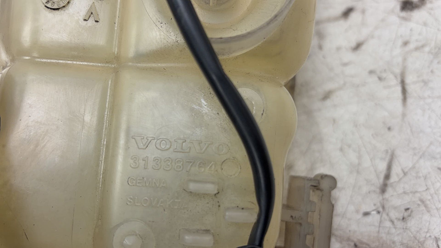 2013 - 2016 Volvo V40 III 525 Hatchback Radiator Pressure Bottle 31338764