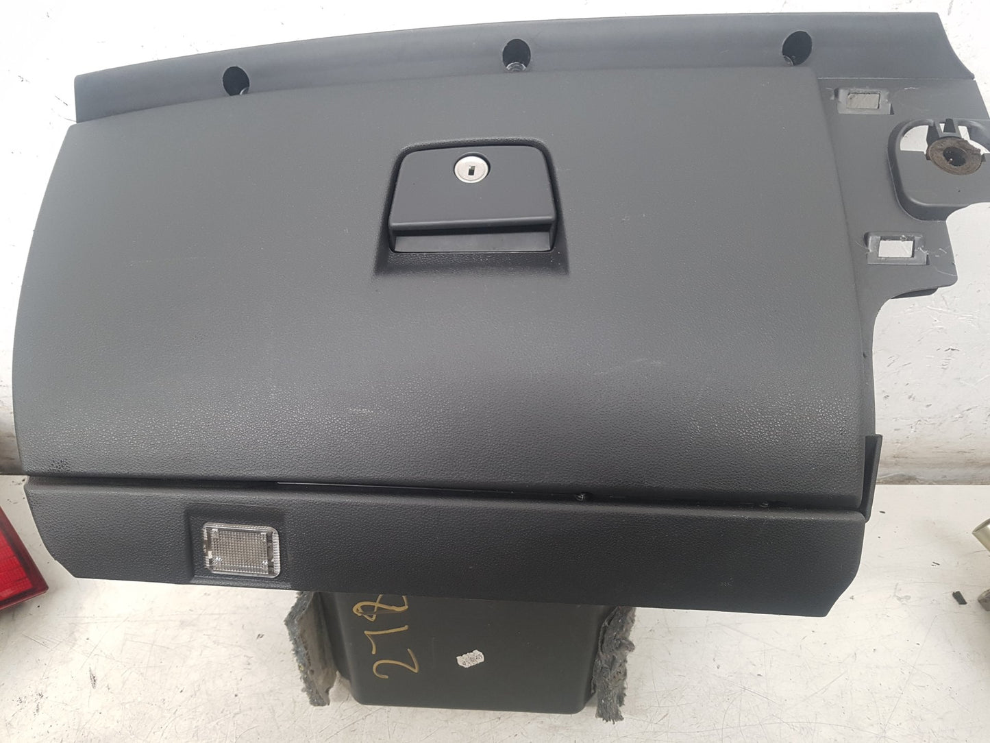 2004 - 2010 Volvo V50   Estate Glove Box 9481664
