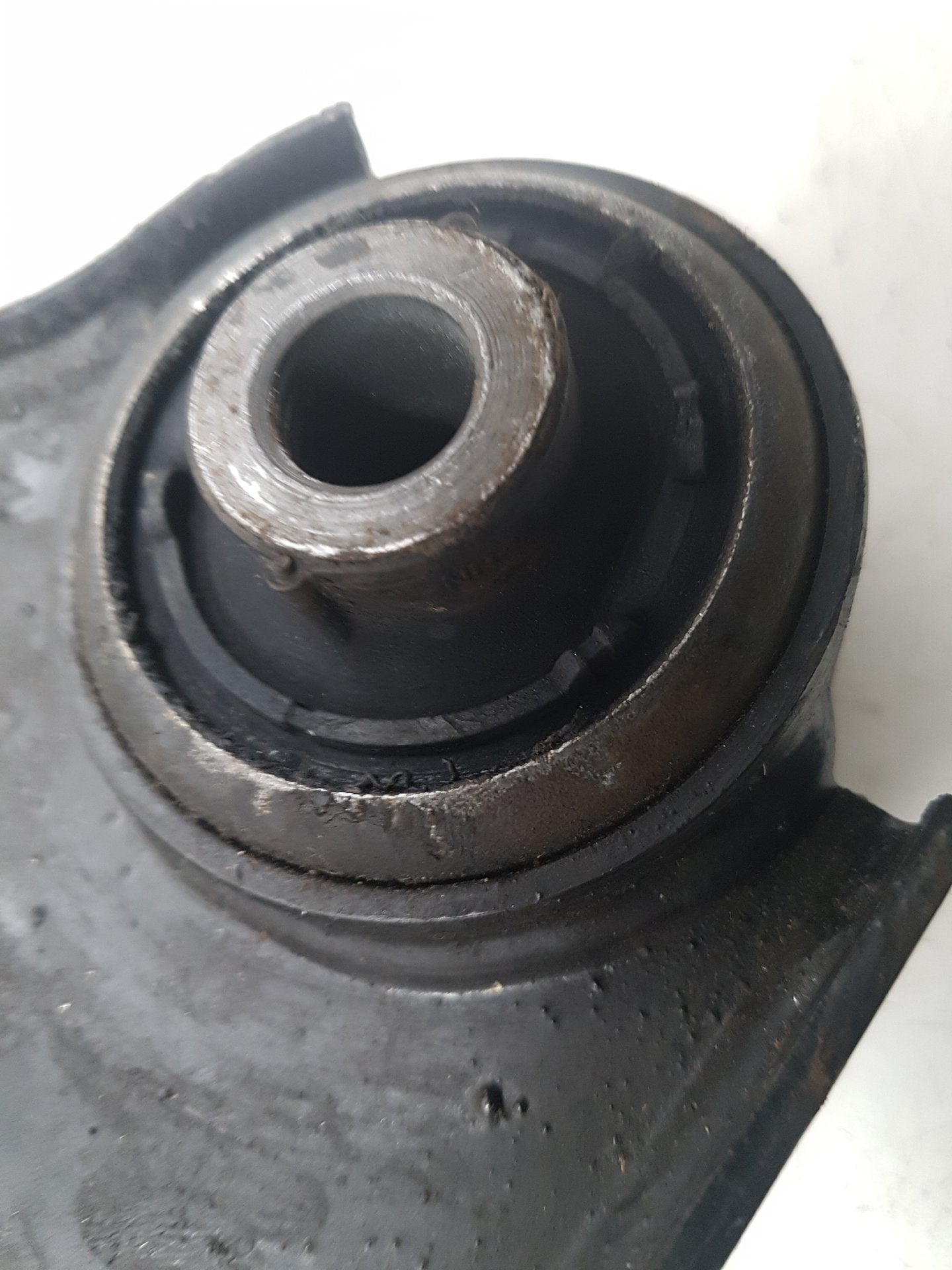 2006 - 2010 Volvo S80   Right Front Lower Control Arm 31317662