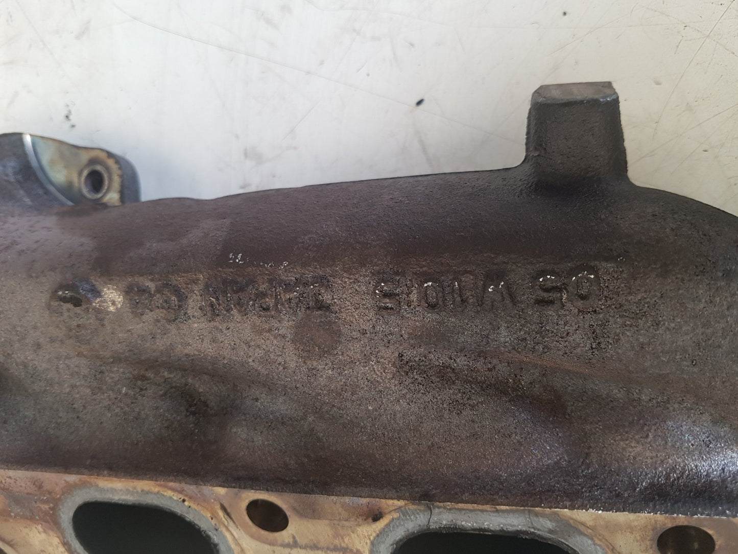 2005 Volvo S60  Saloon Exhaust Manifold 30637921