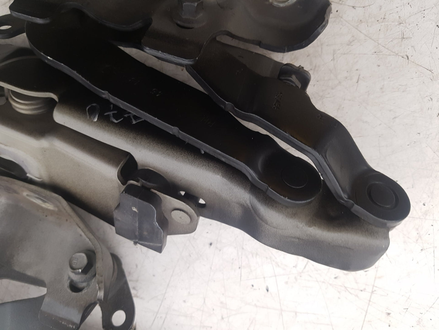 2017 - 2026 Volvo V60 II 225 Estate Bonnet Hinge/Strut 32244192