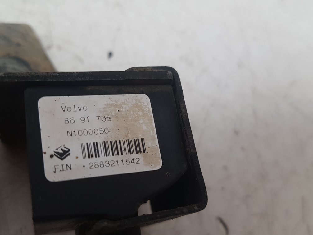 2000 - 2007 Volvo V70  Estate Crash Sensor 8691733