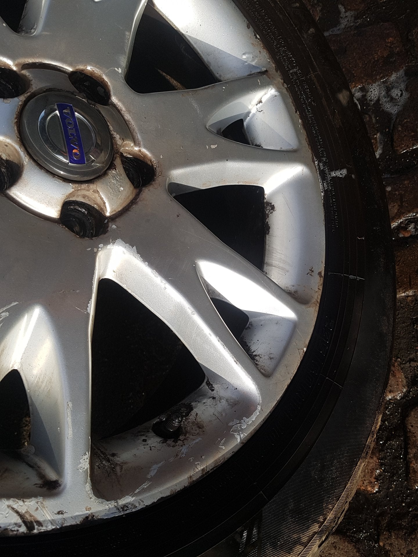 2005 - 2012 Volvo   Estate Alloy Wheel 30748436