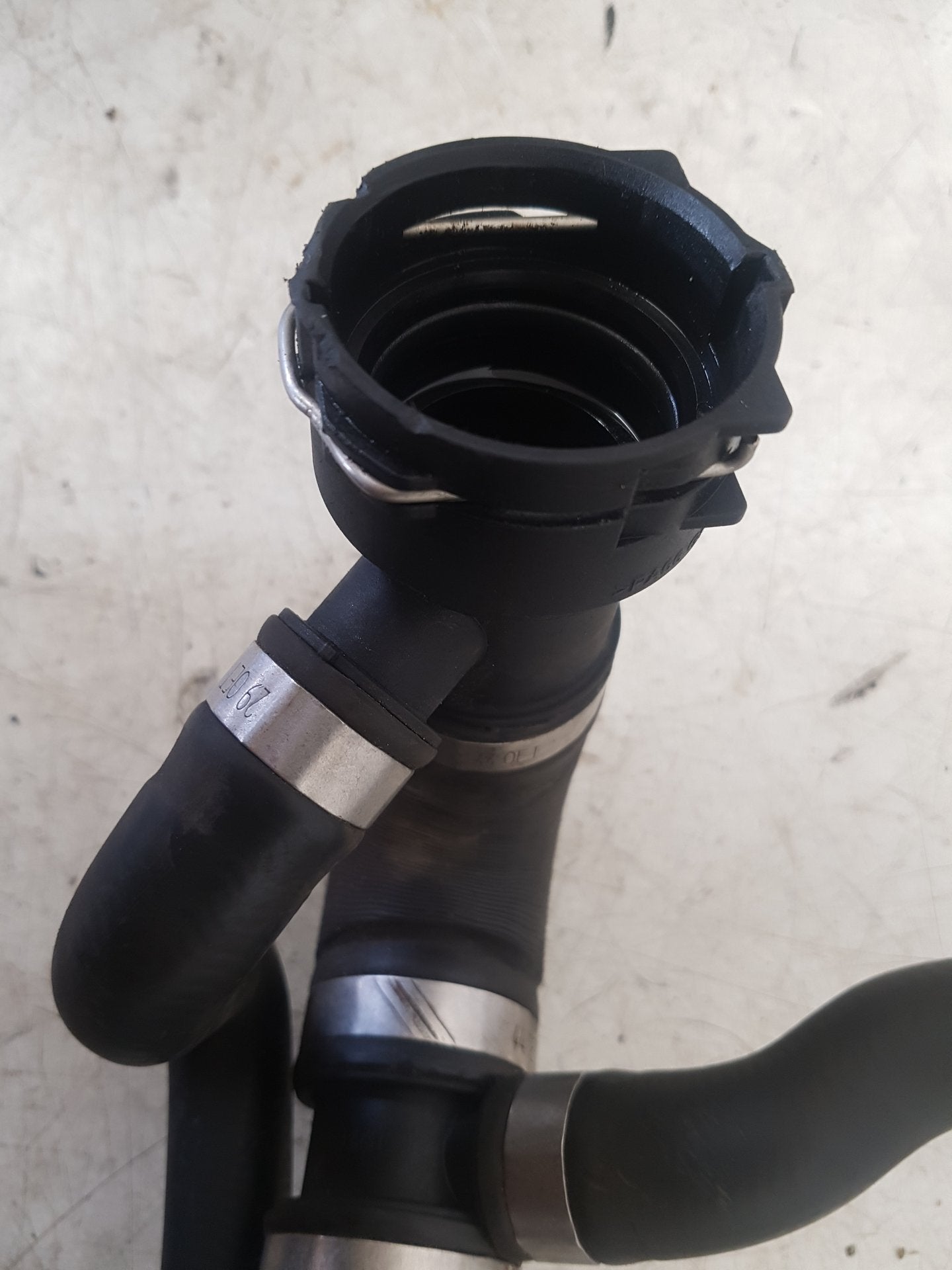 2017 - 2026 Volvo V60 II 225 Estate RADIATOR HOSE 31686003