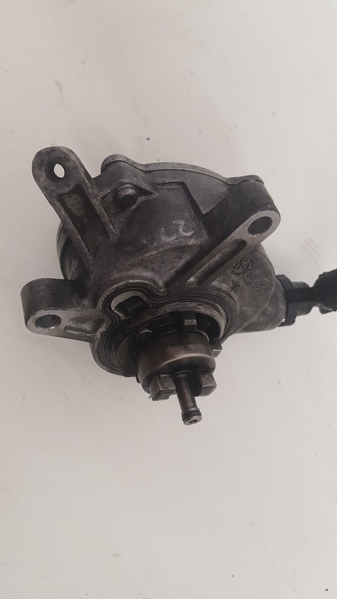 2000 - 2007 Volvo XC70  Estate Vacuum/Air Pump 30731825
