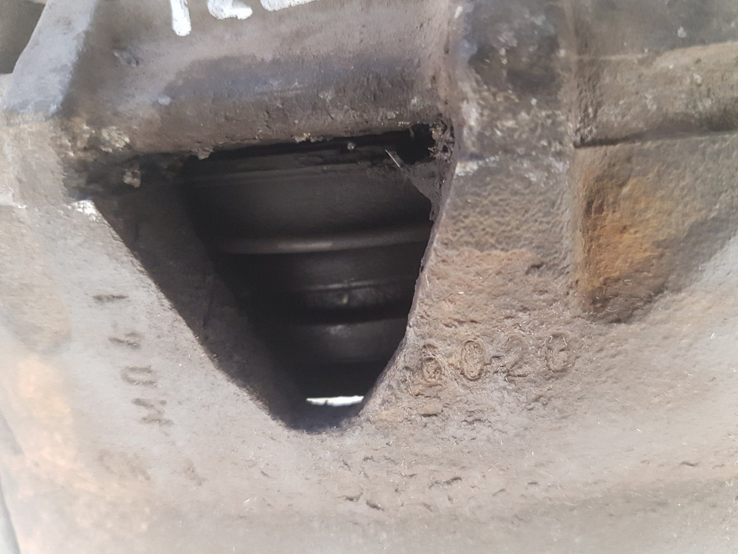 2008 - 2013 Volvo V70  Estate Right Front Caliper 946