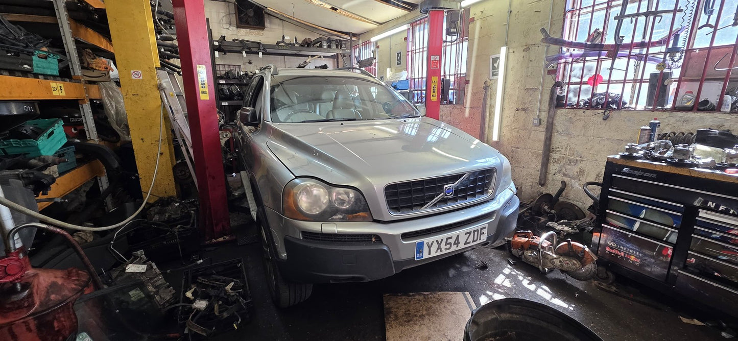 2004 Volvo XC90  Estate Bonnet Hinges (Pair)
