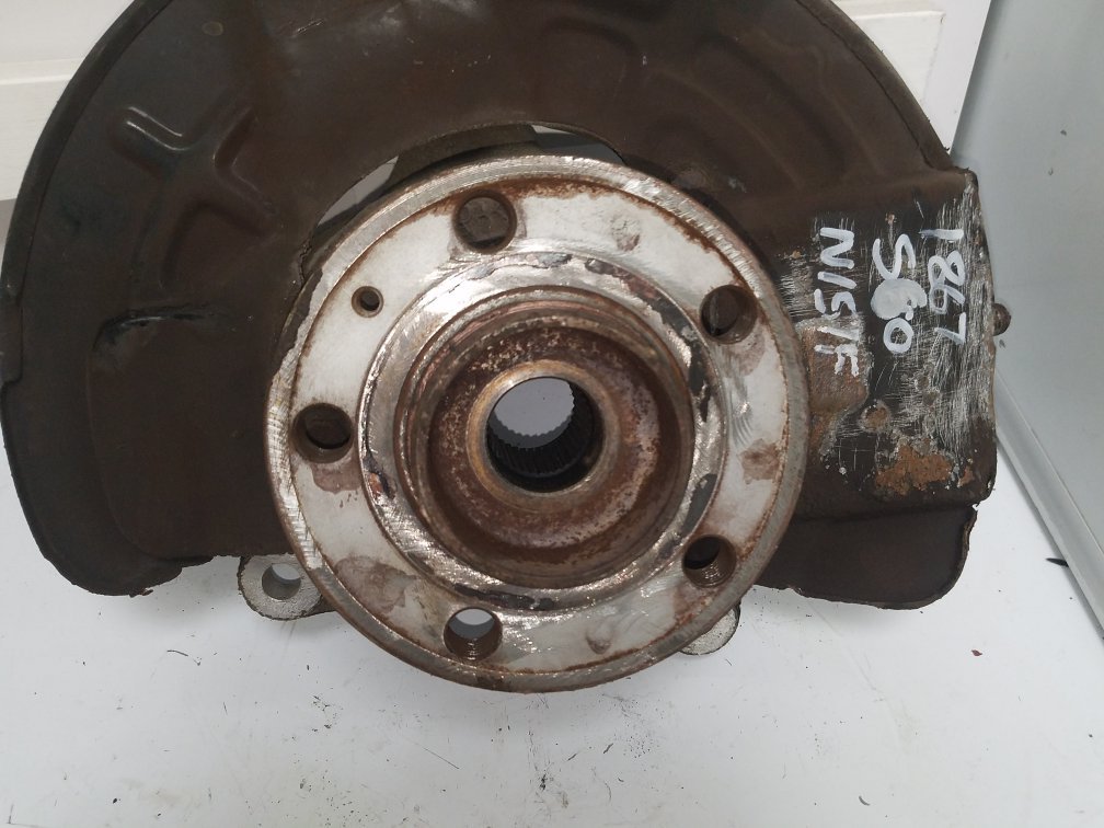 2000 - 2005 Volvo S60  Saloon Left Front Hub Assembly 9461943
