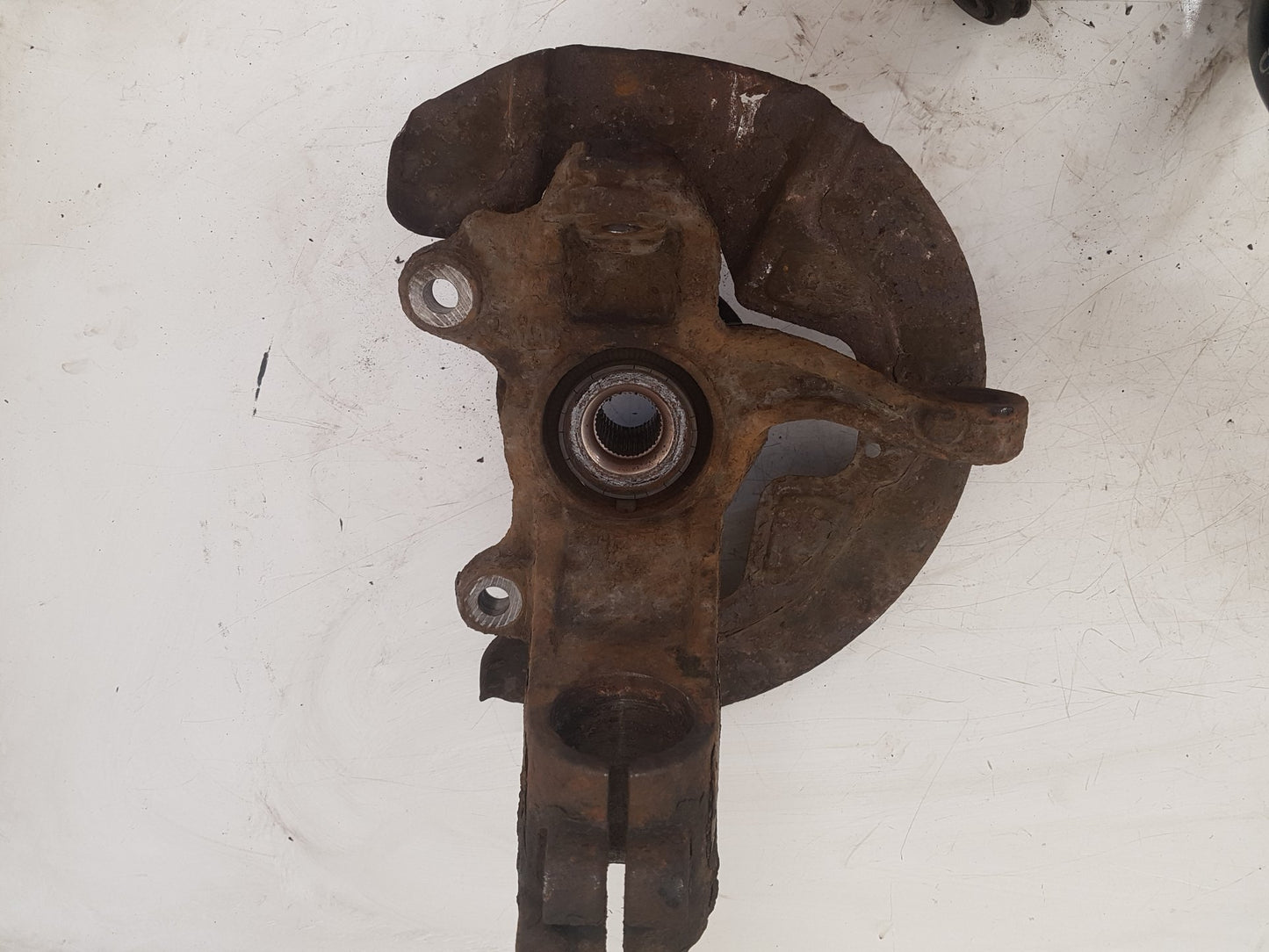 2008 - 2013 Volvo V70  Estate Left Front Hub Assembly 31201285
