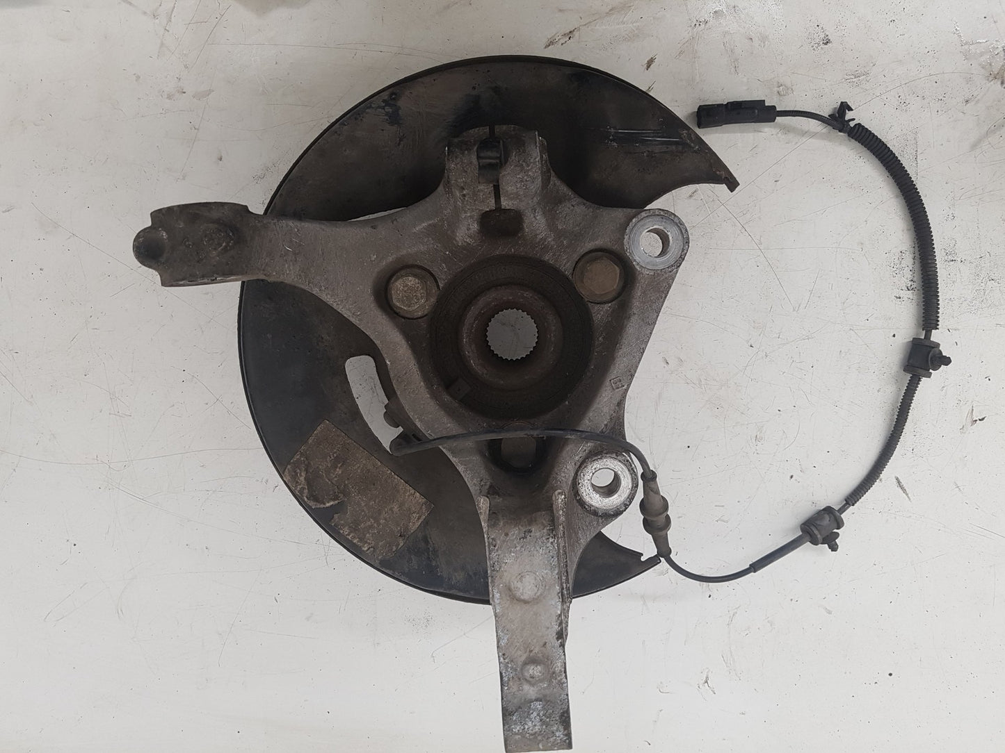 2010 - 2012 Saab 9-5  Saloon Right Front Hub Assembly