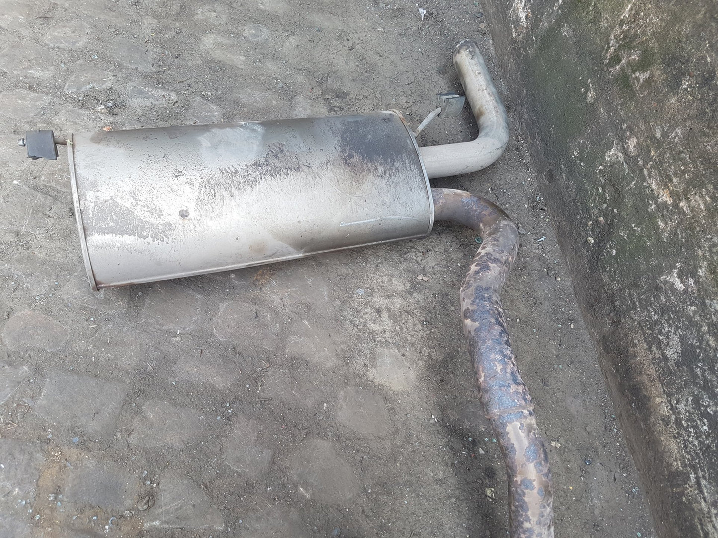 2010 - 2014 Volvo XC60  Estate BACK BOX + MID SECTION EXHAUST